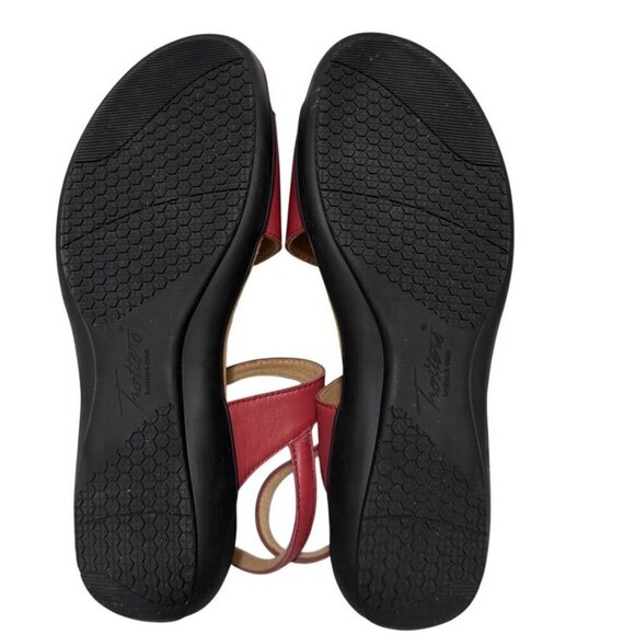 Trotters Riva Red Sandals Red Strappy Adjustable Hook/Loop Buckles Women's Sz 11 - Picture 8 of 10